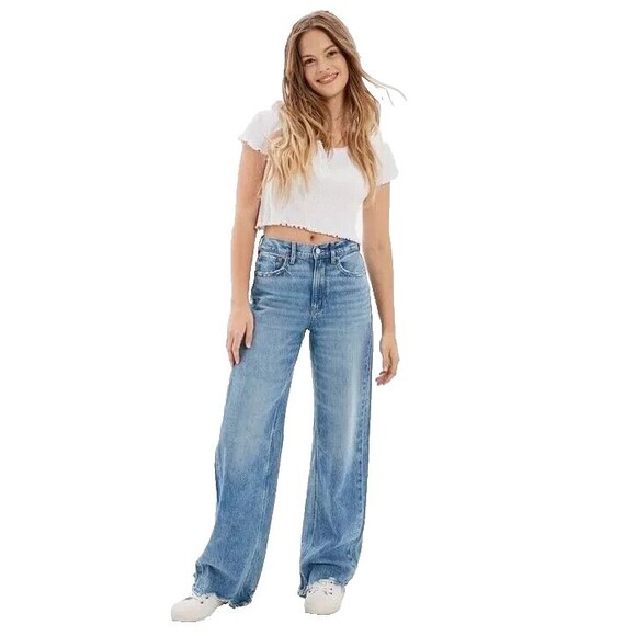 AE AMERICAN EAGLE Women's Size 4R Super High-Waisted Baggy Wide-Leg Jeans Trendy - Picture 1 of 16